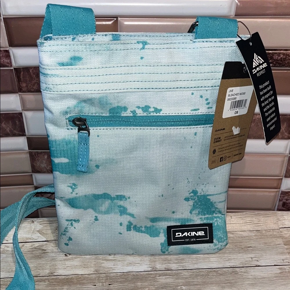 NWT Dakine JIVE Teal & White crossbody Messenger Bag